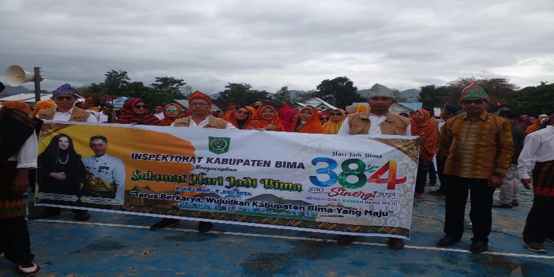 IMG-20240703-WAPeserta pawai budaya Kecamatan Madapangga0036_copy_800x400 Peserta pawai budaya Kecamatan Madapangga