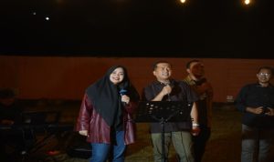 Foto: Lalu Muhammad Iqbal dan Hj. Indah Dhamayanti Putri