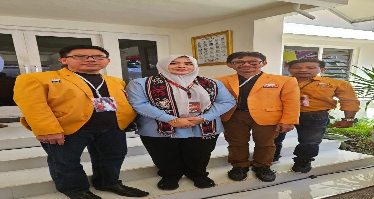Foto: Ketua DPD I Partai Hanura Provinsi NTB, Ahmad Dahlan dan Hj. Indah Dhamayanti Putri