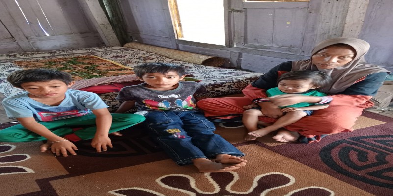 Foto: Istri korban beserta anaknya Foto: Istri korban beserta anaknya