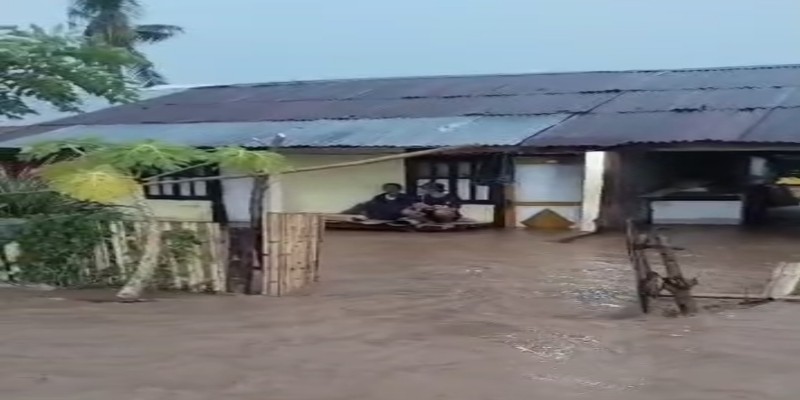 Kondisi rumah warga di Dusun Jala Desa Nggembe saat direndam banjir Kondisi rumah warga di Dusun Jala Desa Nggembe saat direndam banjir
