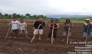 Bhabinkamtibmas, Kades dan generasi milenial di Nggembe di lokasi Bhabinkamtibmas, Kades dan generasi milenial di Nggembe di lokasi