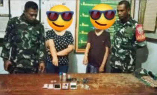 Foto: Ewa dan RN saat di Kantor Koramil Woha Foto: Ewa dan RN saat di Kantor Koramil Woha