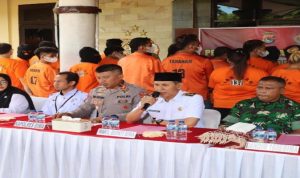 Wabup Bima dr H. Irfan Zubaidi, saat memberikan sambutan sebelum giat pemusnahan BB shabu-shabu Wabup Bima dr H. Irfan Zubaidi, saat memberikan sambutan sebelum giat pemusnahan BB shabu-shabu