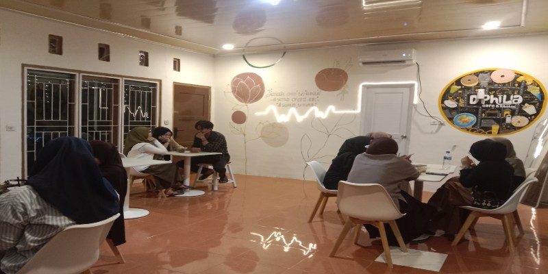 Ruang AC Cafe P' Delia Chicken Ruang AC Cafe P' Delia Chicken