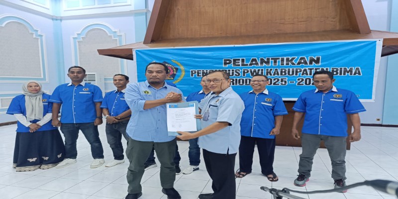 IMG-20250801-WA0046_copy_800x400 Moment pelantikan pengurus PWI Kabupaten Bima