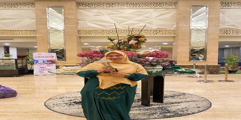Foto: Khairunnisa usai terima hadiah Foto: Khairunnisa usai terima hadiah